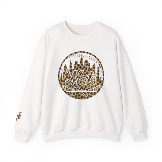 skyebysofia white mets crewneck w right arm detail